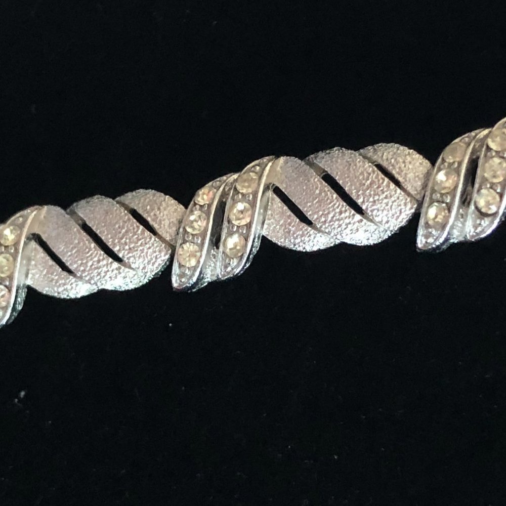 Vintage Signed Trifari Crown Necklace or Choker